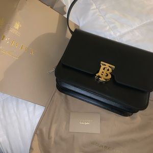 Burberry TB medium